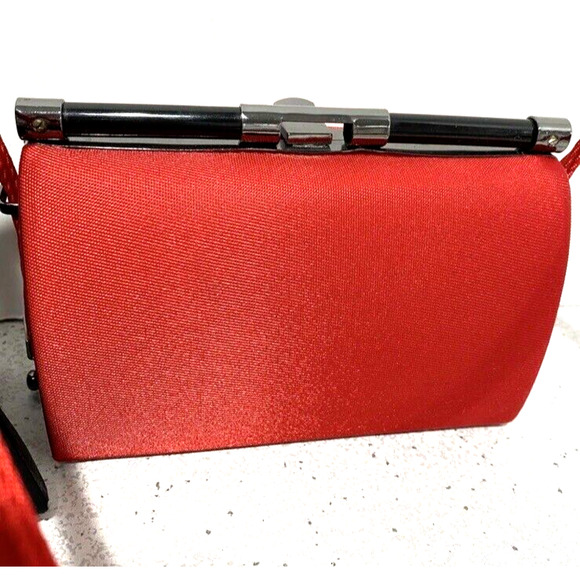Red textured top handle evening bag dressy satin purse adjustable shoulder strap - Picture 2 of 4